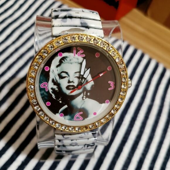 Marilyn Monroe stretch band watch, excellent condition main image 9